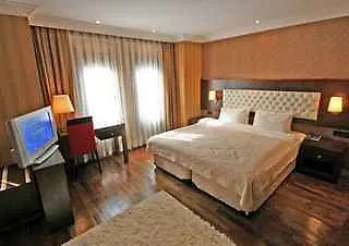 Mangana Otel