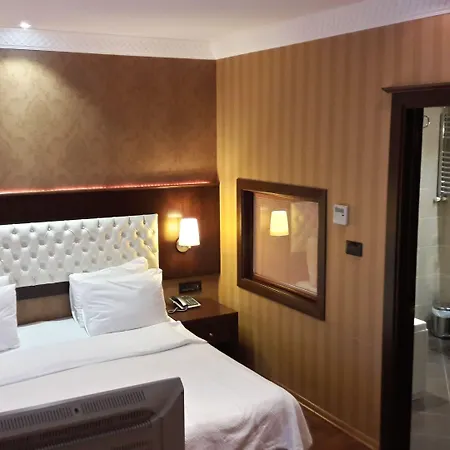 マンガナ コナック ホテル 4*